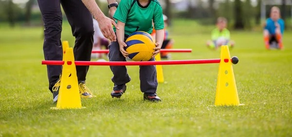 旧金山大学遭3连败！王俊杰首发登场7中3得到8分1板2助